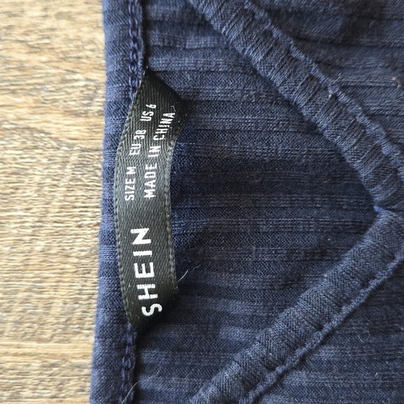 Black Cropped Tank Top - Picture 3 of 3